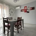 La Pigna Delle Aci Appartement *